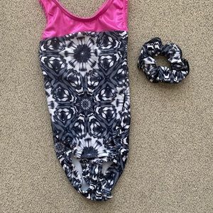 Girl’s leotard set